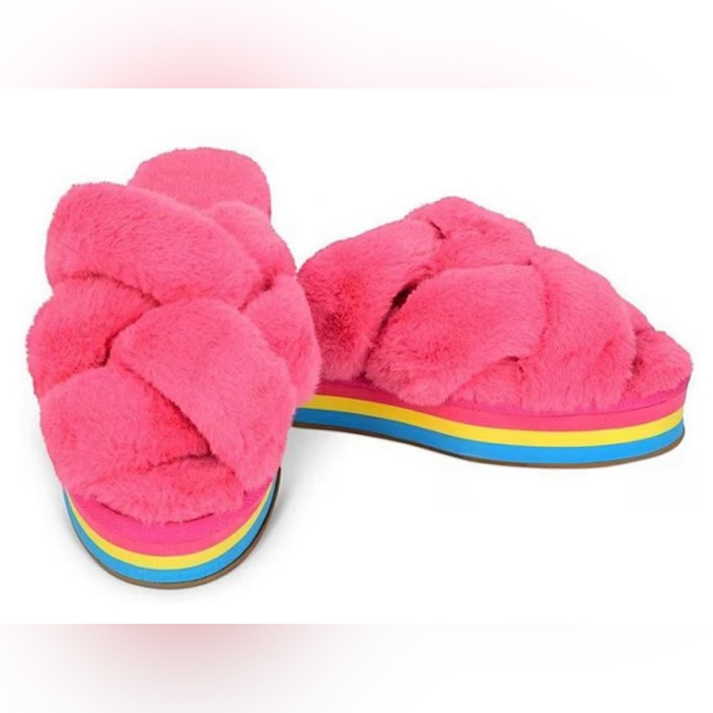 Like new! ISCREAM furry platform slippers. Size M(4-6).